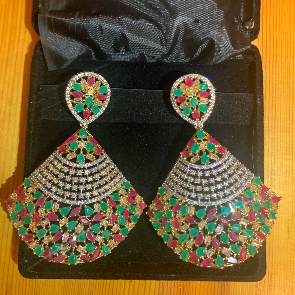 Ear Rings - Picture 2 of 2